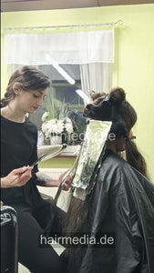 4122 Leyla at work on Mahshid doing french balayage on very thick XXL hair and braiding
