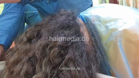 1252 Mahshid 1 forward shampoo by barber XXL hair multicaped - bowlcam