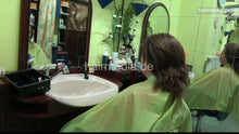 Cargar imagen en el visor de la galería, 1252 Mahshids mom 1 forwardshampoo by barber