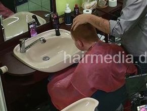 Mathias controlled by Nico mulitcaping, forward shampooings, scalp tonic, buzz, backward, dryer - birdsview