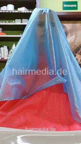 Mathias controlled by Nico mulitcaping, forward shampooings, scalp tonic, buzz - frontcam