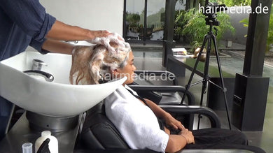 359 Maya several shampooing backward, haircare and blow out CAM 2