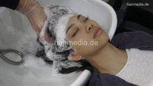 Laden Sie das Bild in den Galerie-Viewer, 359 Meg in barberchair several shampooing backward, haircare and blow out