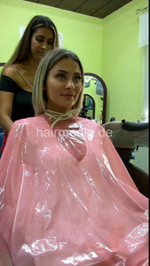 7117 MichelleH by Zoya 1 backward salon shampooing in tie closure pvc shampoocape - vertical video