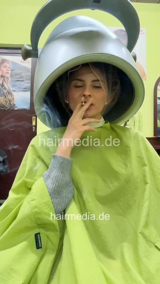 6223 MichelleH 3 wetset by VanessaH and smoking - vertical video