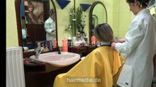 Load image into Gallery viewer, 6225 MichelleH bei Leyla JMK custom forward shampoo in leatherpants smoking barberettes