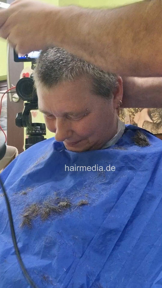 2303 NicoleL by salonbarber forward shampooings, buzzcut, multicaping HD camera video