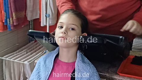 V&R family NinaR cam2 daughter young girl shampooing by barber