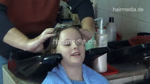 6229 NinaSM young girl shampoo and metal rollers wetset