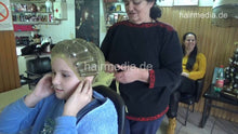 Cargar imagen en el visor de la galería, 6229 NinaSM young girl shampoo and metal rollers wetset