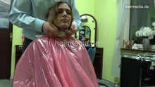 Cargar imagen en el visor de la galería, 7117 Nora 4 backward shampoo and haircare by barber in tie closure pvc shampoocape