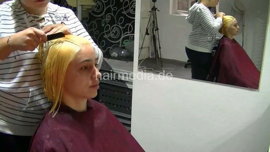 Oliya blonde perm