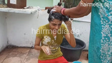 将图片加载到图库查看器，1242 Priya Forward Hair Wash By Self And Mother