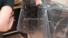 Cargar imagen en el visor de la galería, 7203 Second 3 haircut long thick curly hair curls cut and blow in shiny cape