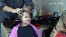 将图片加载到图库查看器，6217 Mother SnezanaD and teen daughter: Daughter DunjaD shampoo by barber and cut and wetset