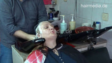 Charger l&#39;image dans la galerie, 6217 Mother SnezanaD and teen daughter: Mom SnezandD shampoo by barber and cut and wetset