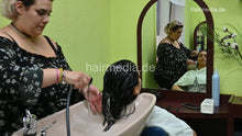 Cargar imagen en el visor de la galería, 1237 SofiaK by LauraBa 1 backward salon shampooing thick black hair