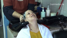 Laden Sie das Bild in den Galerie-Viewer, 6229 Svetlana shampoo, haircut self blow out