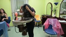 Laden Sie das Bild in den Galerie-Viewer, 2303 Indian Rapunzel barberette Swati JMK custom self forward shampooing and hair care