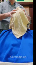 Cargar imagen en el visor de la galería, 2304 Thomas 1 shampoo forward manner by barber - vertical video