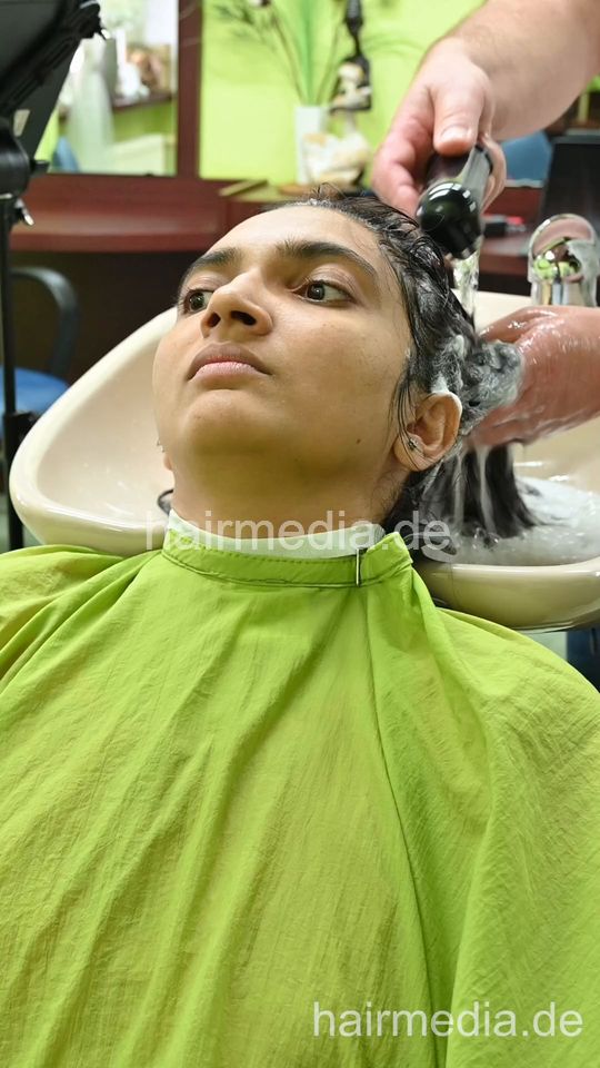 2303 Indian Rapunzel Vaishali by salonbarber shampoo and blow dry vertical video