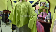 Cargar imagen en el visor de la galería, 6223 VanessaH 2 multicaped haircut and blow by caped MichelleH in rollers