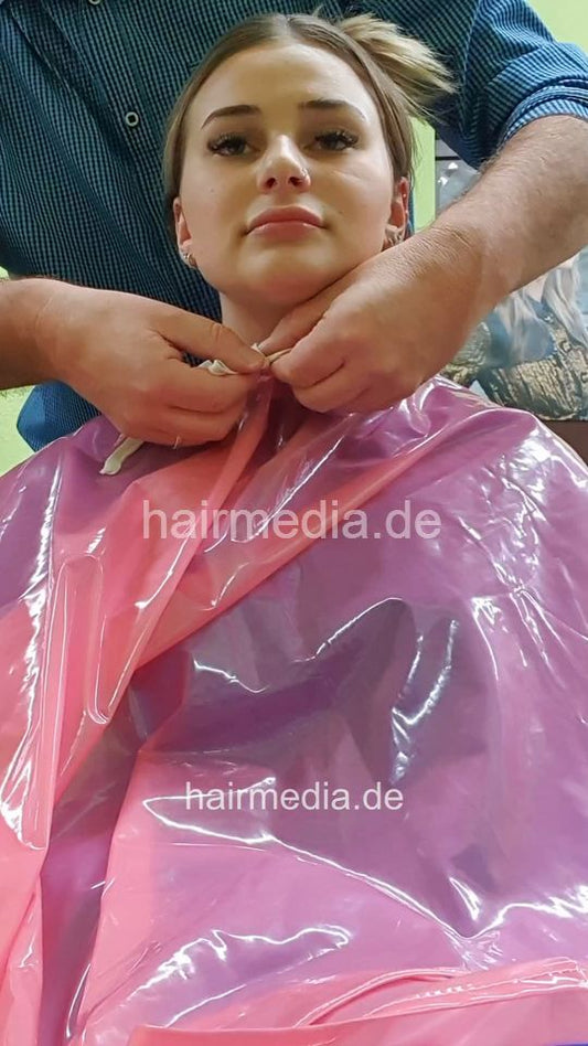 6223 VanessaH 1 multicaped backward shampoo by barber vertical video