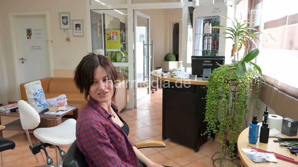 7203 Victoria 1 long hair drycut dry haircut