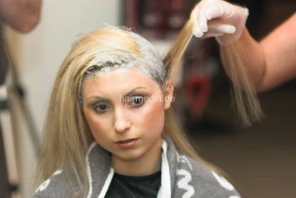 barberette student AnnaG bleaching session in Bamberg hair salon 103 pictures slideshow for download
