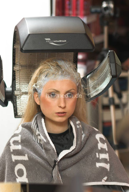 barberette student AnnaG bleaching session in Bamberg hair salon 103 pictures slideshow for download