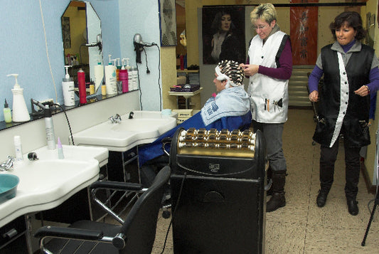 Vintage Heat Perm Technique with Wella D17 1960s Hot Perm Machine on Male Client – Salon Rathai Gersfeld