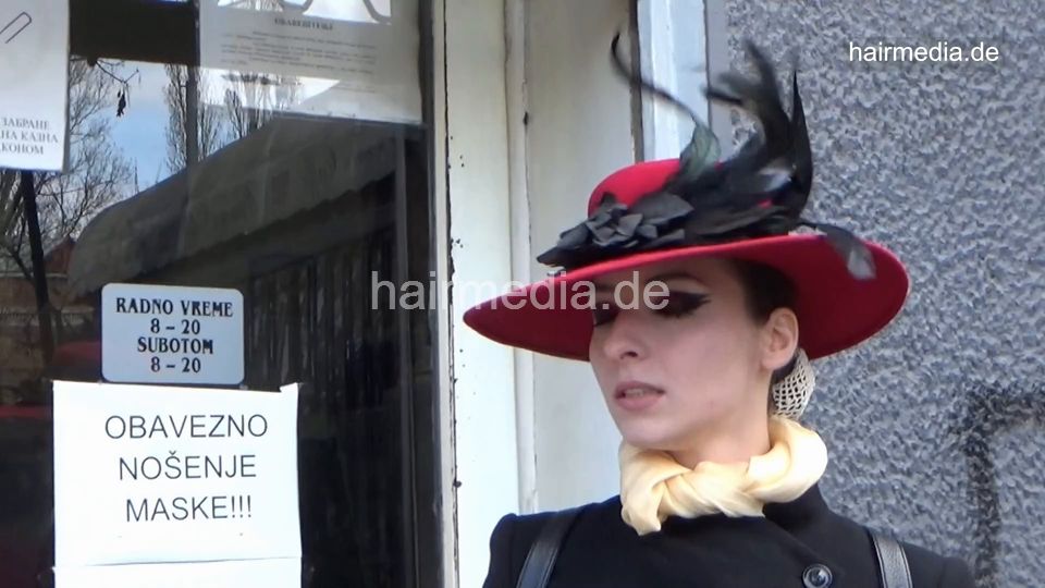 6219 Four girls: Elana bun and updo and hat scene