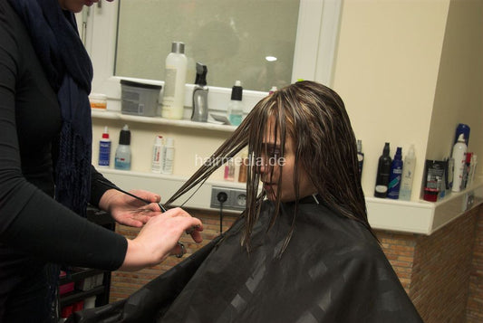 490 JuliaH 4 cut and blow