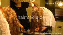 Laden Sie das Bild in den Galerie-Viewer, 1213 hotel upright yellowcape hair and face wash forward after hairspray session