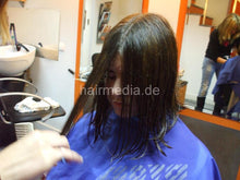 Carica l&#39;immagine nel visualizzatore di Gallery, 8054 JG Vanessa 2 haircut long to aline bob teen