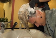Cargar imagen en el visor de la galería, 6056 2 wash forward thick hair rich lather glove shampooing