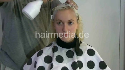 1213 Ronya extrem upright by barber hair ear and face shampooing