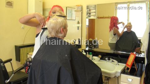 mature barberette finally get her hair cut by Kia