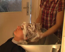 将图片加载到图库查看器，1213 Home shampooing rich lather hair and ear in moblie grey sink