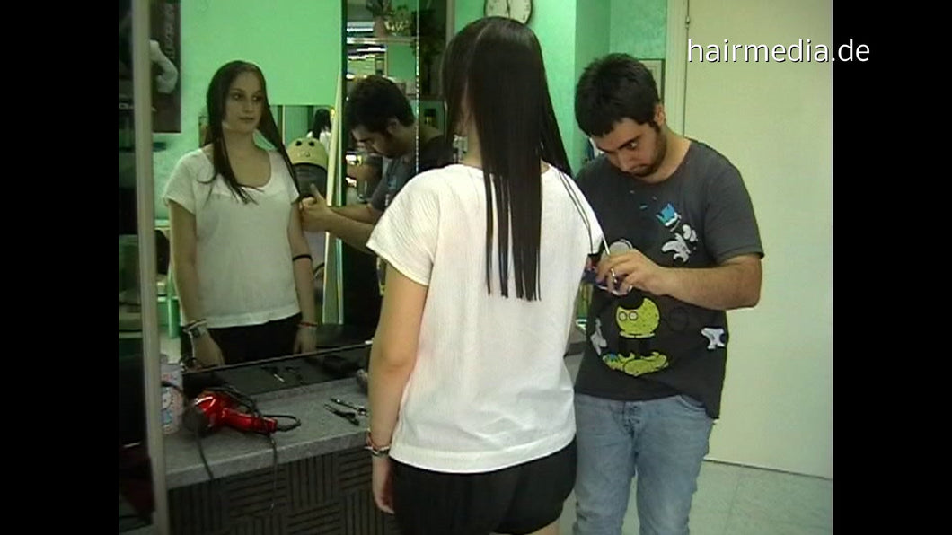 8077 Daniela 2 cut long hair by Italian barber