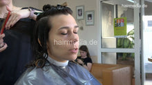 Laden Sie das Bild in den Galerie-Viewer, 7203 Marisha 1 shampoo and haircut