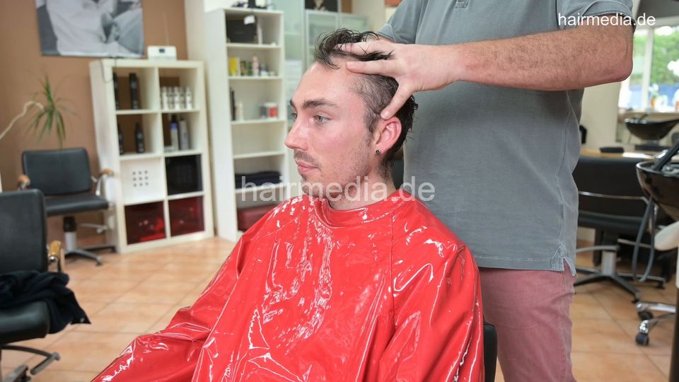 2017 Niclas chewing 3 scalp tonic massage and blow by barber in red vinyl cape MTM