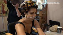 Cargar imagen en el visor de la galería, 6214 03 Barberette Zoya get her XXL hair set in rollers in salon