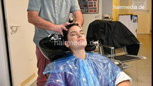 Cargar imagen en el visor de la galería, 1188 04 AlinaR backward shampooing and conditioner by barber