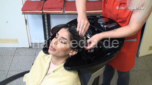 388 04 Yasemin by Yessica barberettes each other hair wash in salon