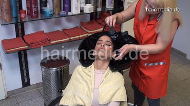 388 04 Yasemin by Yessica barberettes each other hair wash in salon