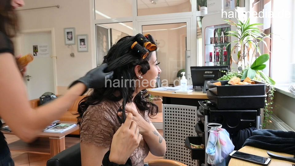 1207 Yasmin 5 under the dryer and finish the curls