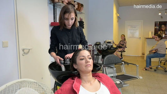 7114 06 MichelleB shampooing Mara backward in black bowl, Zoya controlled