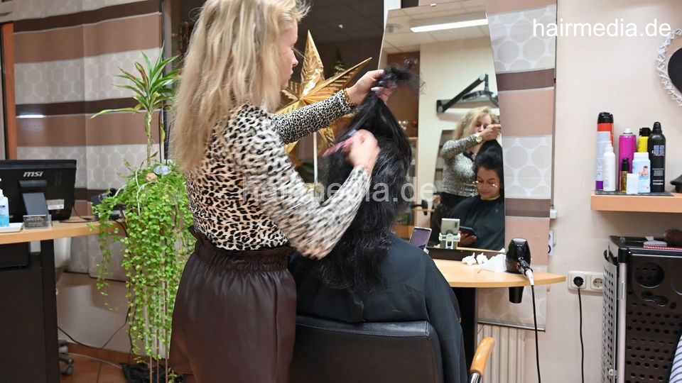 1050 221205 private livestream  Lola haircut drycut by TamaraD