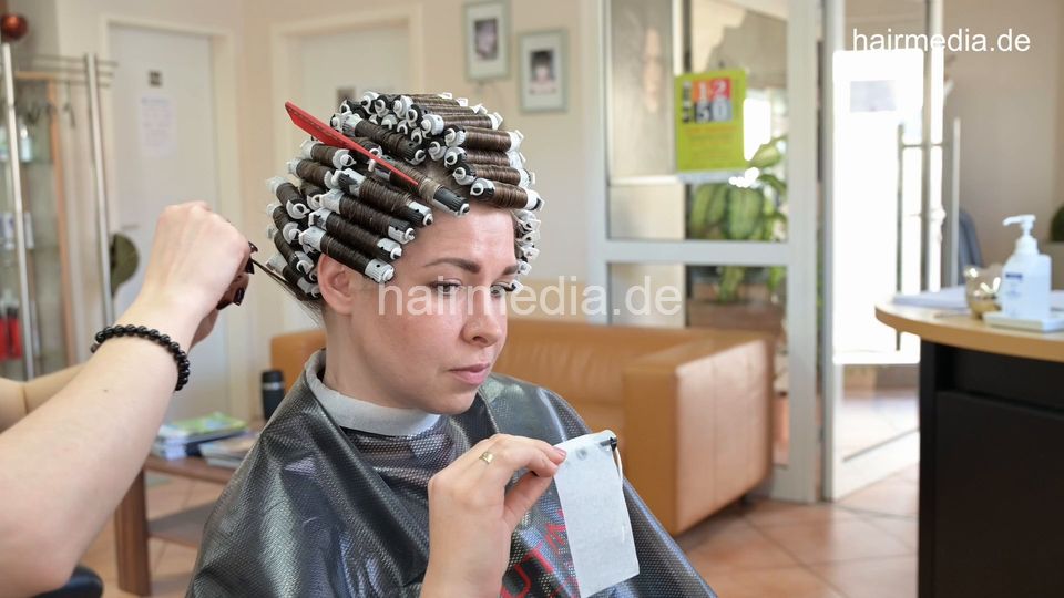 7203 Angelika 7 perm process Frankfurt salon Ukrainian barberette
